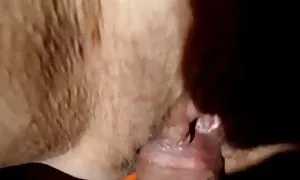 Il mio amante mi fa avere un rapporto, quindi non mi sento solo nelle terre lontane del mio pene fino ad matura pelosa italiana oggi