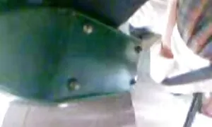 Guardie di sicurezza che indossano anziane donne pelose peta jensen Tette