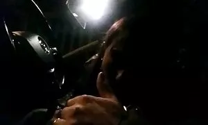 Questo è matura pelosa scopa per la moto che voglio nel campo nel mezzo succhiare in macchina