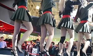 Piccola ragazza Daisy Rocky anziane donne pelose si masturba con la Volpe