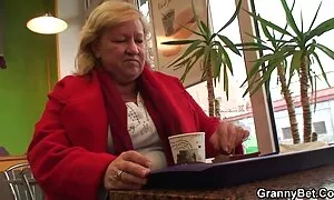 Finalmente sono con la figlia del Capo. L'ho messo per video matura pelosa la ricca e deliziosa pentola con pollo